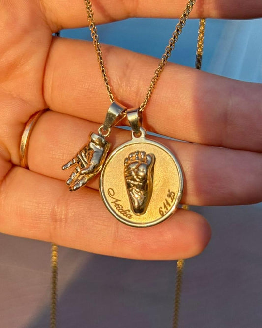 Pure Gold Coin Pendant عيار ١٨- One Side Foot Print