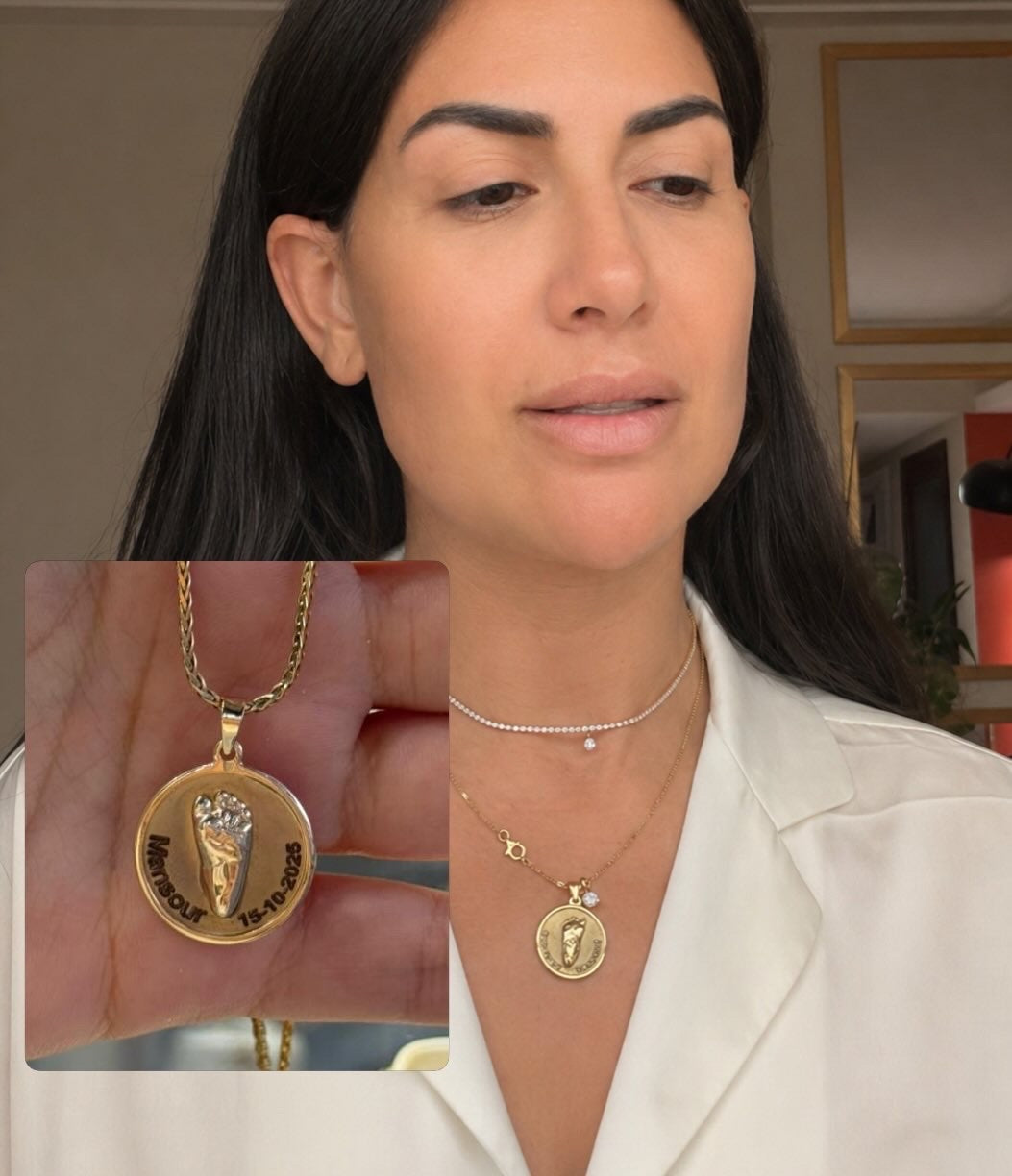 Pure Gold Coin Pendant عيار ١٨- One Side Foot Print