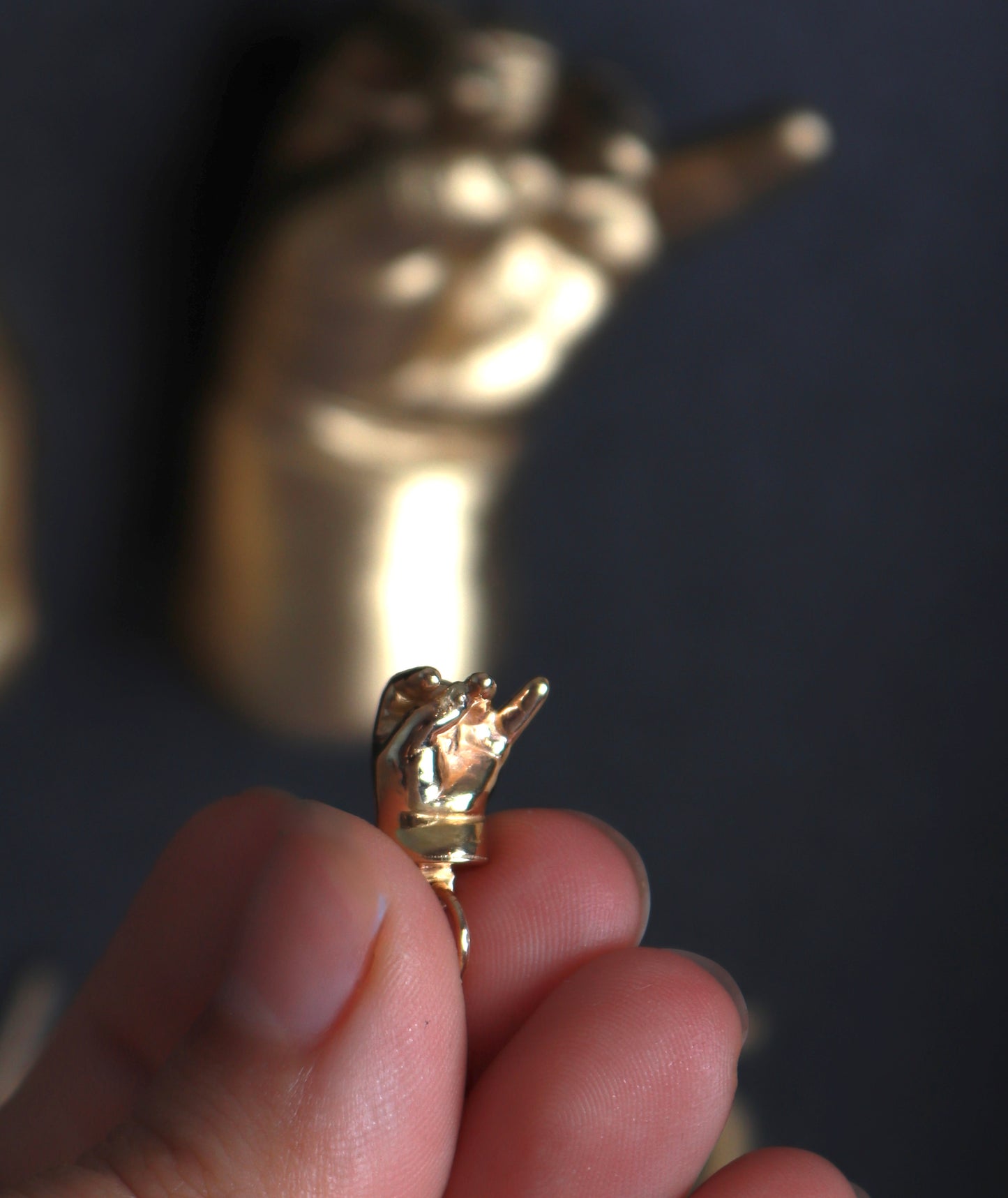 3D Hand Pendant - Pure Gold   دلاية ذهب عيار ١٨