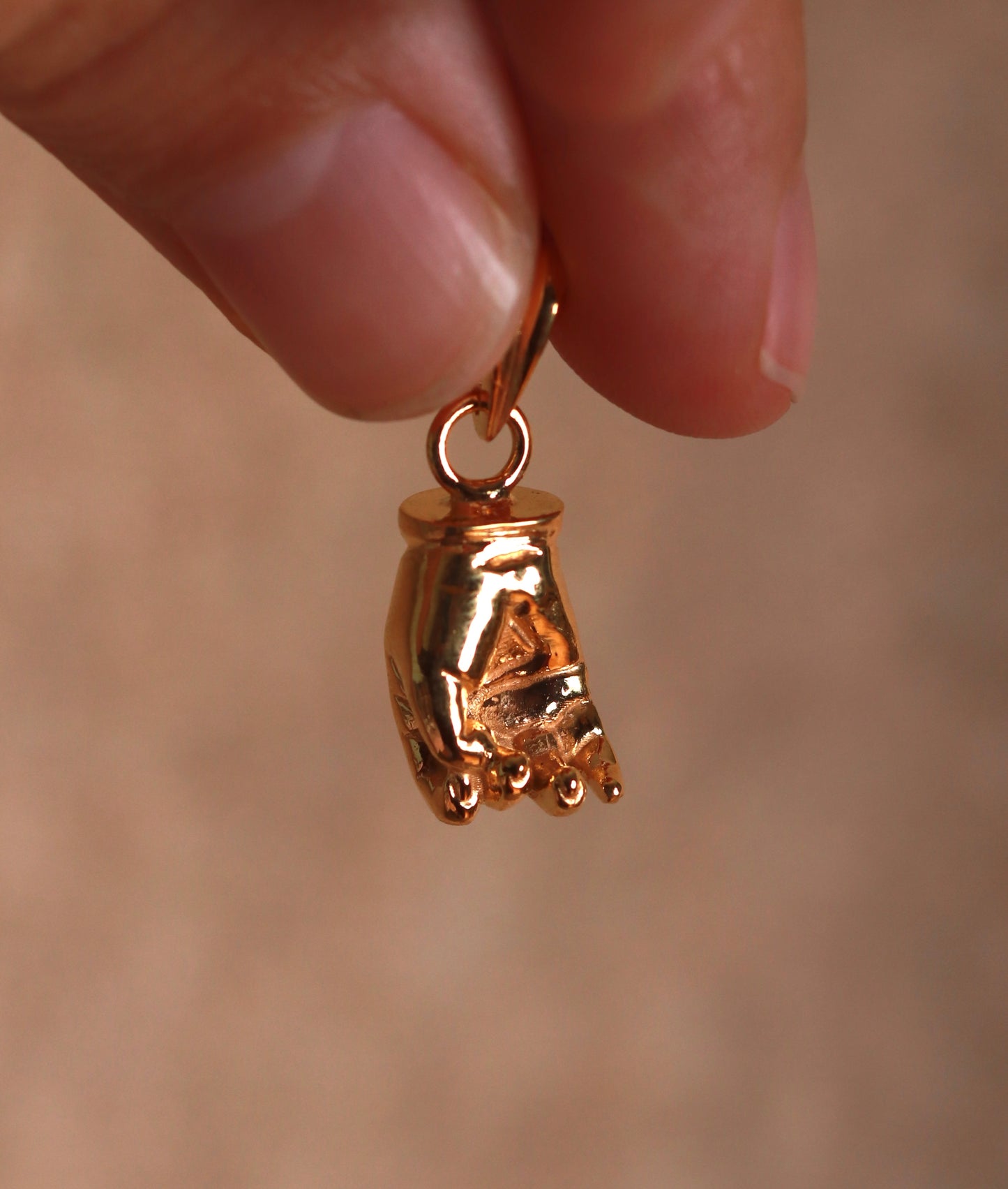 3D Hand Pendant - Gold Plated -  دلاية فقط